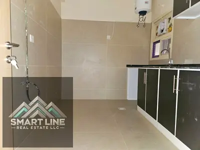 Good building, good location, low price. 1BHK with balcony, fully renovated, apartment only 28,000.
