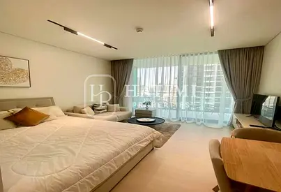 Fully Furnished | One Cheque | Close to Mall