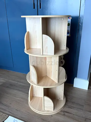 Rotating bookshelf