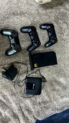 PlayStation 4 controllers x3 + charging dock and TX3 mini TV box - good working condition