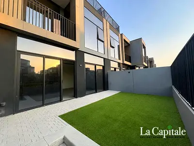 SINGLE ROW | CLOSE TO POOL AND PARK | GREENBELT