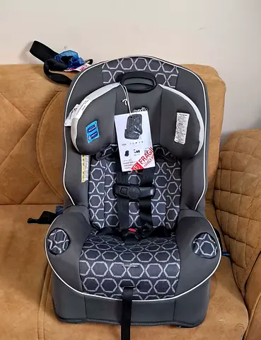 للبيع كار سيت ISOFX لجميع الأعمار Comfortab  for babies suitable for all ages