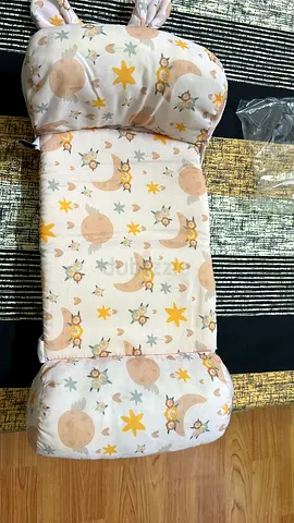 Portable baby lounger / newborn head support cushion - gently used