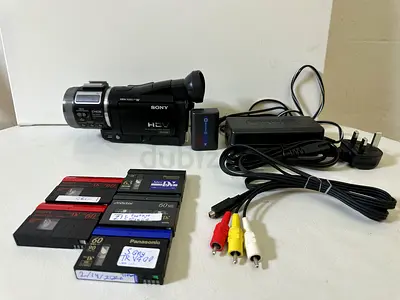 (For Playing MiniDV Cassettes) Sony Handycam HVR-A1E PAL
