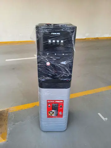 Bottom load water dispenser