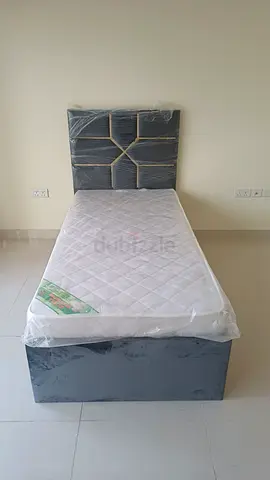 BRAND NEW SINGLE WOOD BED 90X190 CM WITH MATTRESS