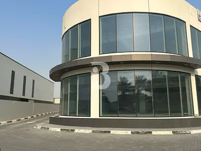 Corner Showroom | Vacant | Prime
