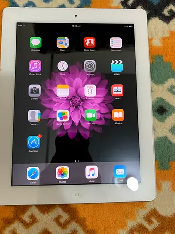 Apple iPad 4th Generation 32GB Wi-Fi White
