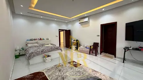 🇬🇧 Elegant Family Villa for Sale in Al Mowaihat – Ajman | Elevator Space Ready