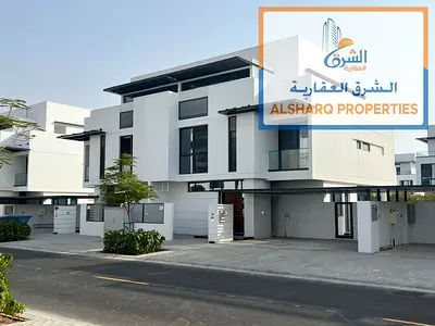 Five master bedrooms 8 bathrooms Maid's room with ensuite bathroom Built-in wardrobes Central air c