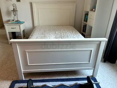 Pottery and Barn Queen size Farm House hard wood Bed