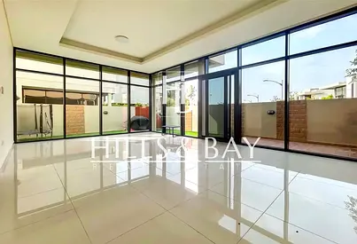 Private Single Row | End Unit | Avail 1 Sept