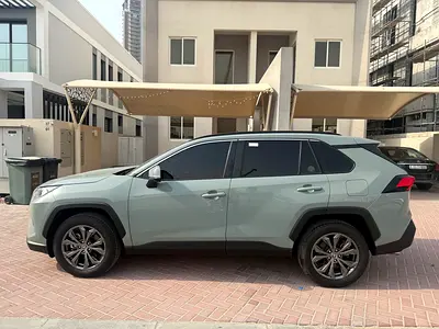 2025 Toyota RAV 4 — фото 7