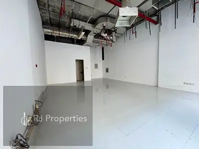 HOT OFFER LUXURY SHOP WITH WASHROOM 1 MONTH FREE READY TO MOVE JUST 70k
