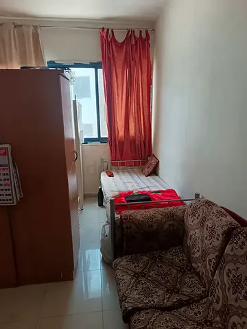Bed space available for excutive bachelor