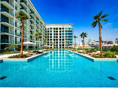 pool view /High Floor / PANORAMIC VIEW /KITCHEN APPLIANCES
