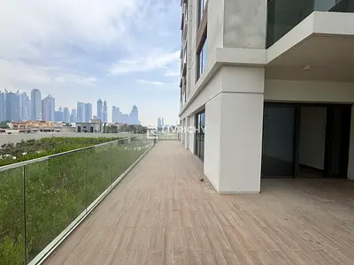CORNER TERRACE UNIT | PRIVATE GARDEN | UNIQUE