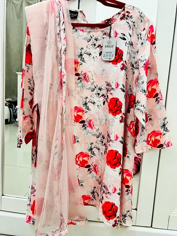 Light Peach Floral Kurta with Dupatta amd trouser-  New with Tags