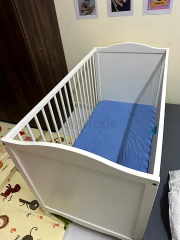 IKEA SUNDVIK Baby Crib with Mattress