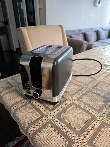 Black toaster