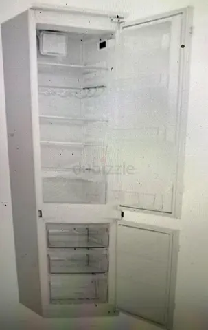 ARISTON BUILT IN FRIDGE/FREEZER - NEW