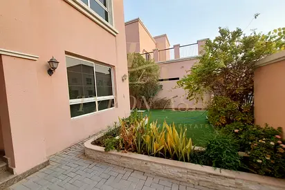 FULLY UPGRADED | PRIVATE POOL | 4 CHEQUES