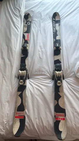 Scott skis