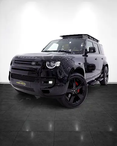 DEFENDER 110 S P300 - V4 - WITH PREMIUM ACCESSORIES IN PERFECT CONDITION