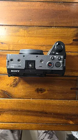 For urgent sale
FX3 A 
Mint condition like new
Used for 1 shooting only
With box and everything