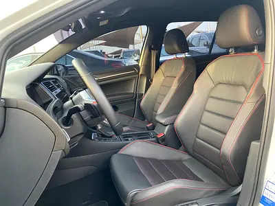 صورة 12 لـ 2019 Volkswagen GOLF GTI