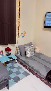Girl Room mate