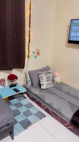 Girl Room mate