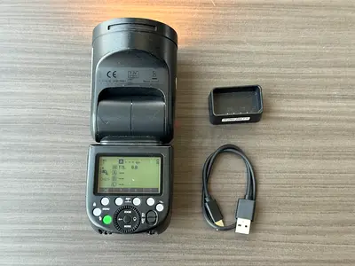 Godox V1S Round Head Flash for Sony - Used (needs new Hot shoe mount)