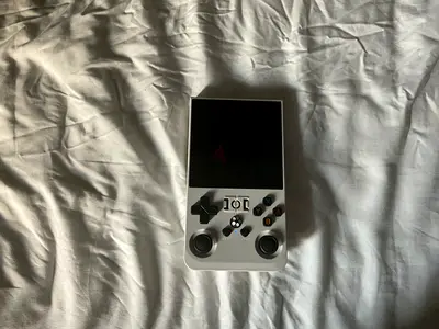 R36 man handheld console