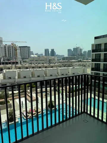 Top floor| Premium location | Ready to move