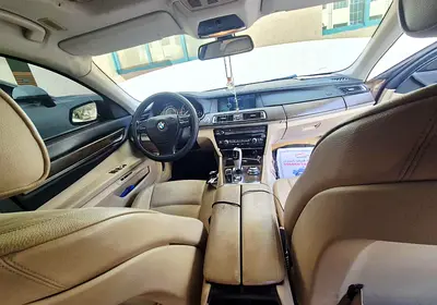 2010 BMW 7-SERIES — фото 3