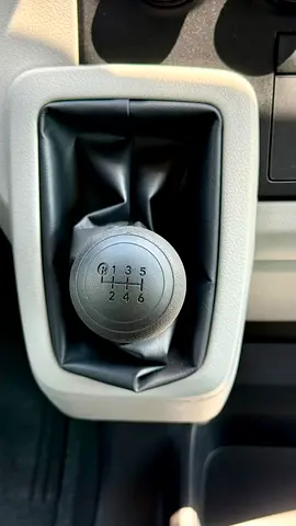 صورة 9 لـ 2026 Toyota HIACE