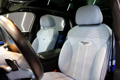 صورة 6 لـ 2025 Bentley AZURE