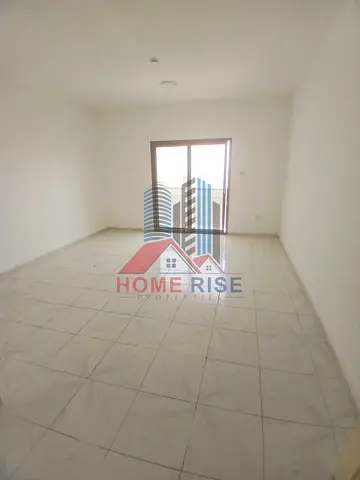 3BHK|Spacious|2Balcony|parking Free|Close To Sahara Canter|For Familys