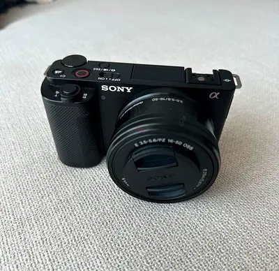 Sony ZV-E10 + 16–50mm Lens — Excellent Condition (used)