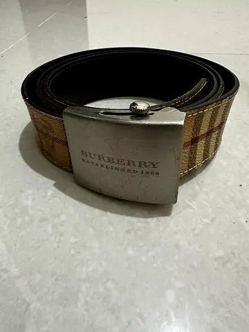 Burberry check print leather belt with metal buckle