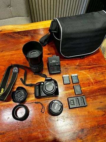 Nikon D3200 w/ extra