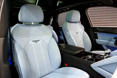 صورة 9 لـ 2025 Bentley AZURE