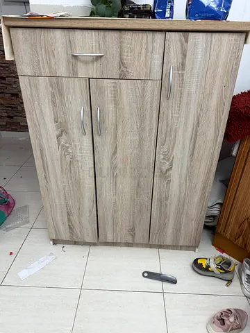 Light wood 3-door wardrobe / storage cabinet - good condition