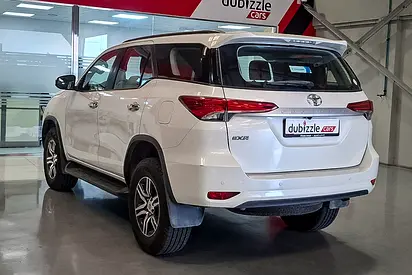 2021 Toyota FORTUNER — фото 8