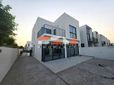 Corner Unit | Single Row | Vacant November