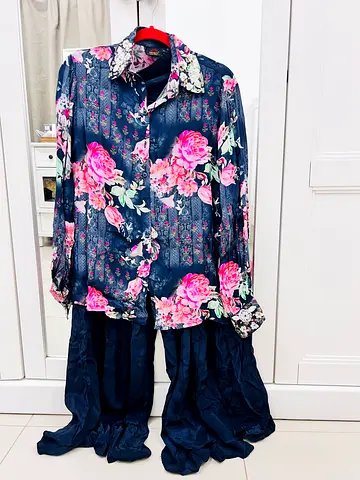 Navy floral long shirt with matching wide pants - set,