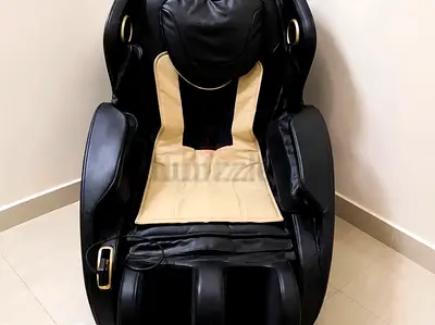 Full-body Black & Beige Massage Chair - Good Condition