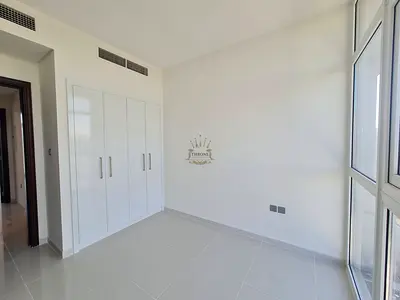 Spacious 3-Bedroom Townhouse | Single Row | Vacant