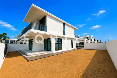 Exclusive | Single Row | Vastu-Compliant